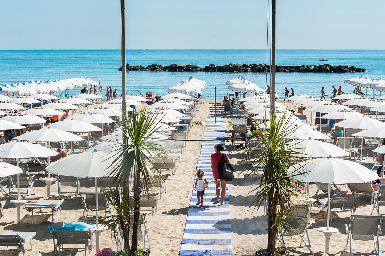 Hotel Villa Corallo San Benedetto del Tronto Exterior photo
