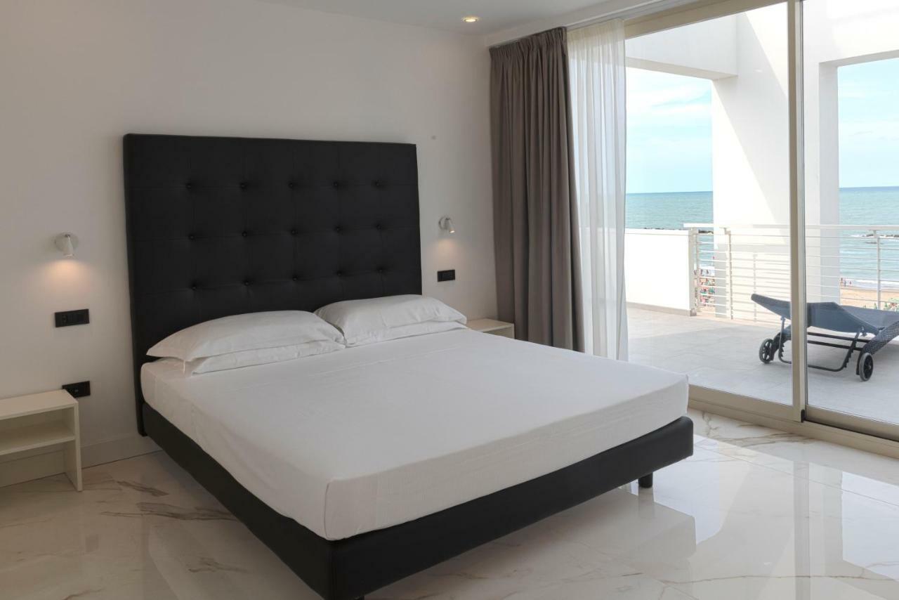 Hotel Villa Corallo San Benedetto del Tronto Exterior photo